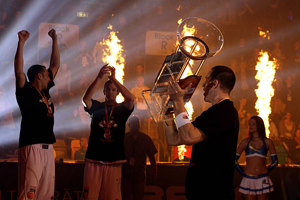 纵观曼联近 纵观曼联近